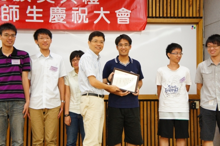 大三優秀學生獎學金得獎人電機系謝孟達同學